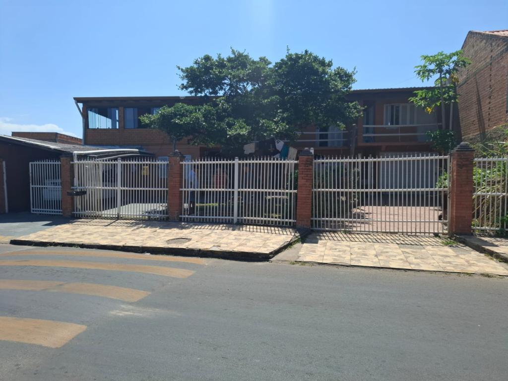 Casa/Sobrado 05 Dormitórios