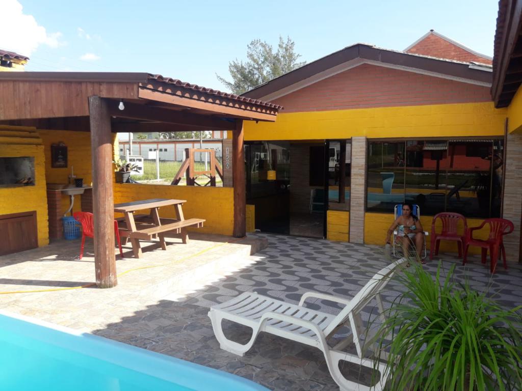 Casa/Sobrado 02 Dormitórios