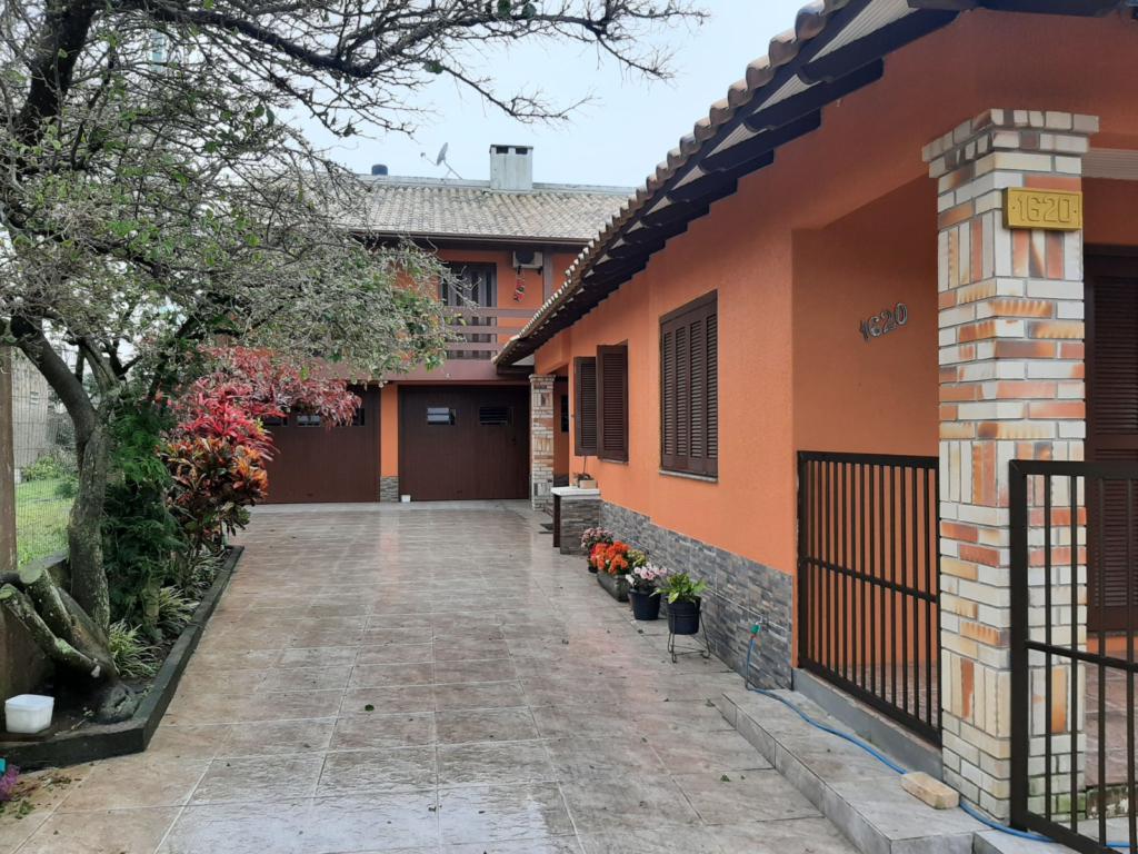 Casa/Sobrado 06 Dormitórios